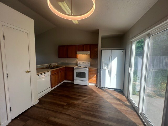 Building Photo - Spacious 3 Bedroom 2 Bath House for Rent in Nampa!