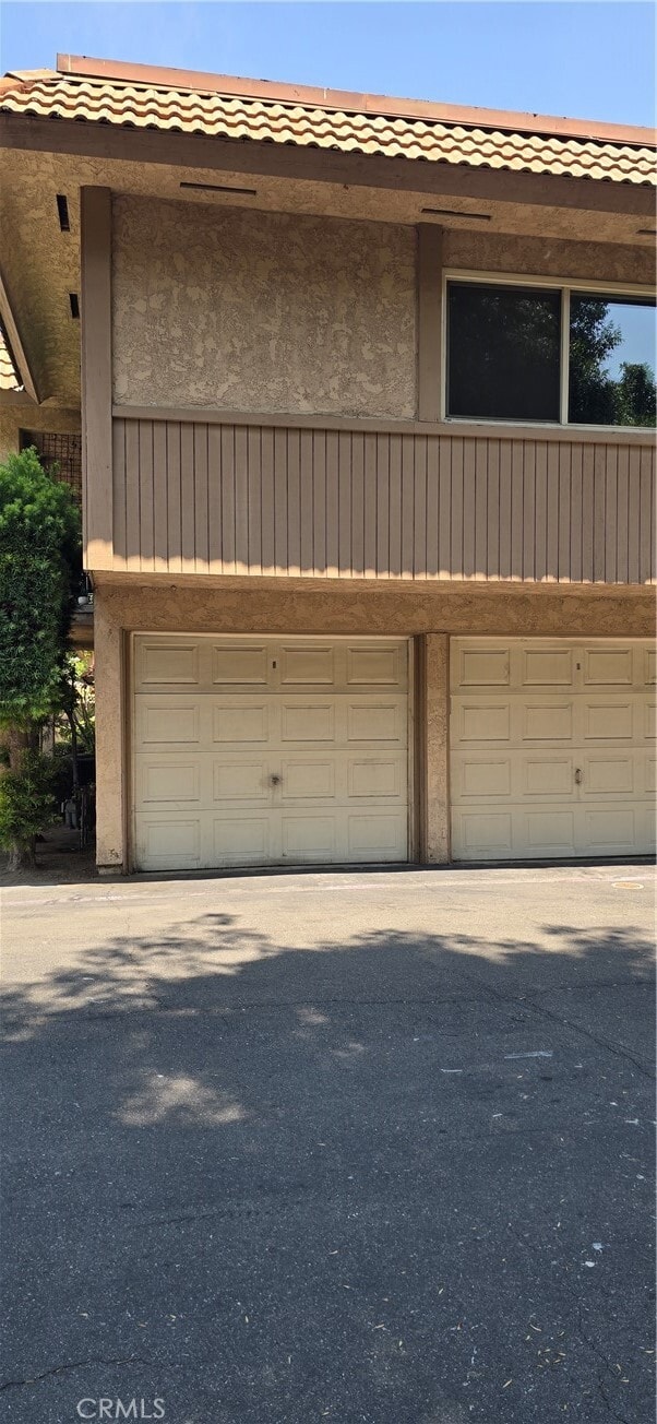 Building Photo - 1124 Las Lomas Dr