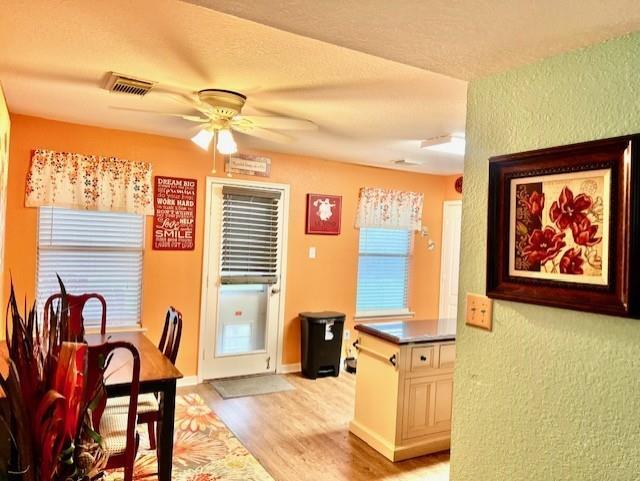 Foto del edificio - 7907 Owl Ln