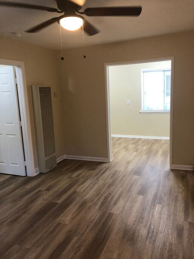 Foto del edificio - 223 N Florence St