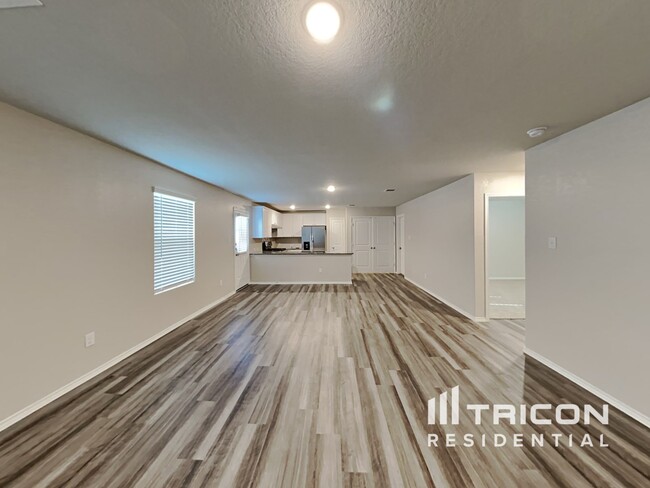 Building Photo - 6526 Beehive Drive San Antonio TX