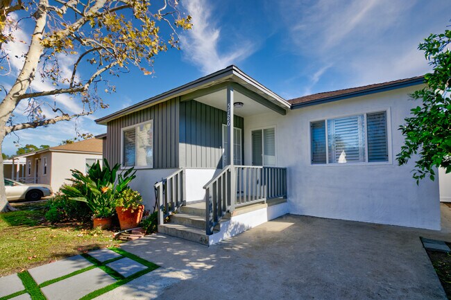 Building Photo - 5726 Lasaine Ave