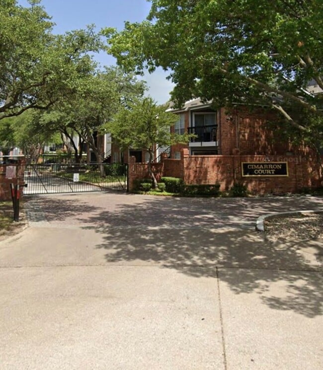 Foto del edificio - 18333 Roehampton Dr
