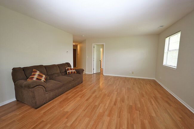 Building Photo - 29 N Park Boulevard Unit H