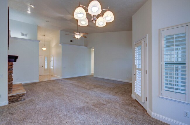 Building Photo - 1824 E Turnberry Ave