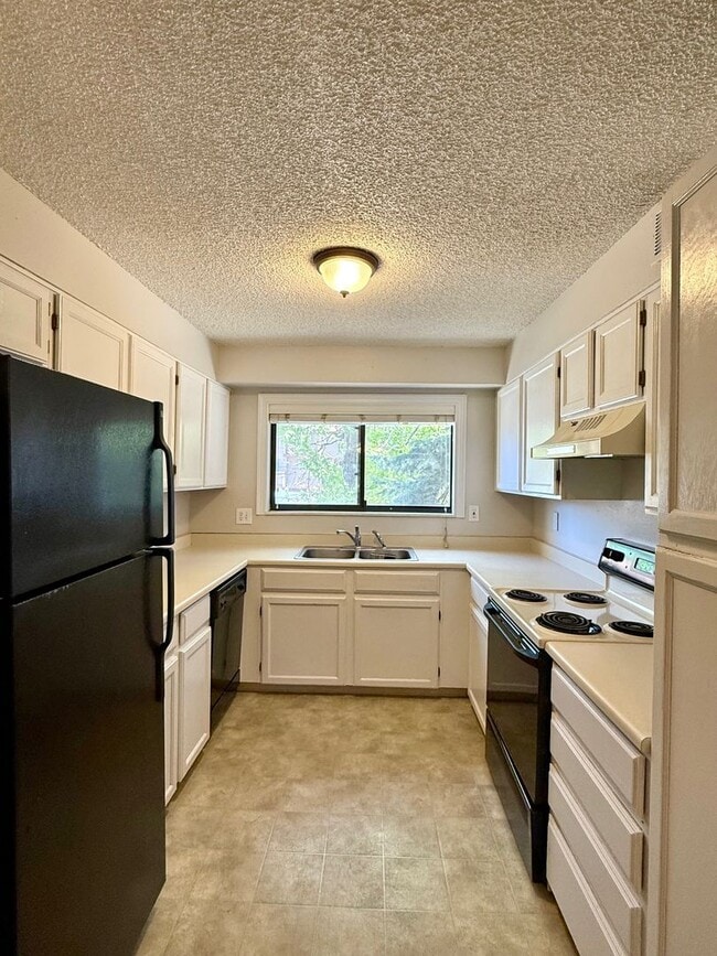 Foto del edificio - Spacious Condo on Green Mountain-Walk in C...