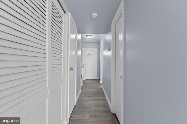 Foto del edificio - 8145 Community Dr