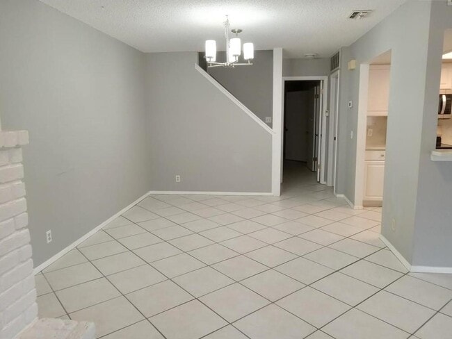 Foto del edificio - 910 E Meadowmere Ln