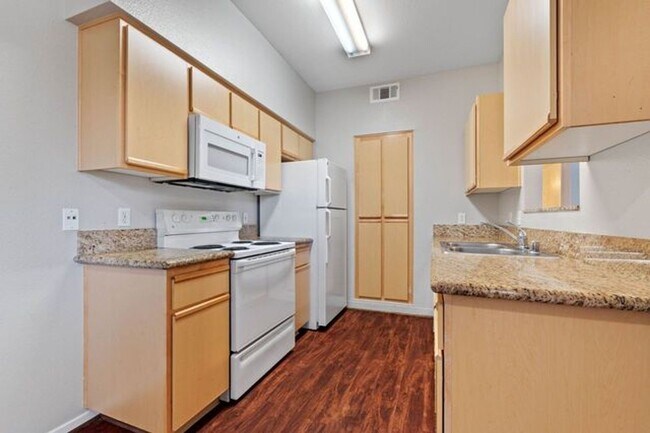 Foto del edificio - Fabulous Downstairs Condo at Silver Creek!