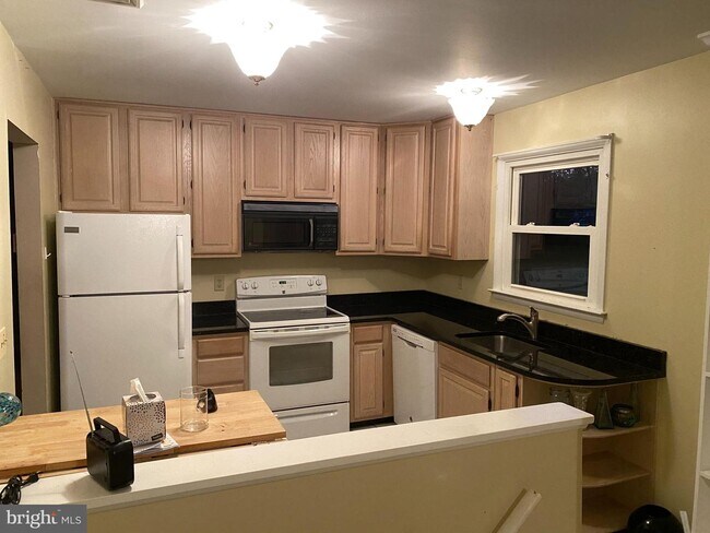 Foto del edificio - 532 West Dr