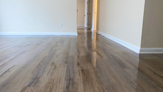 Building Photo - 2750 W Pershing Blvd