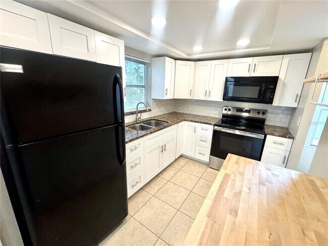 Foto del edificio - 5060 76th Ave N