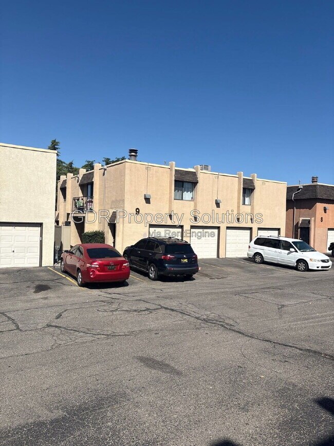 Building Photo - 8333 Comanche Rd NE