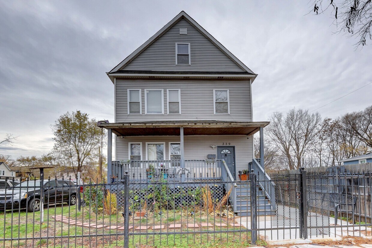 Primary Photo - 339 W Garfield Blvd