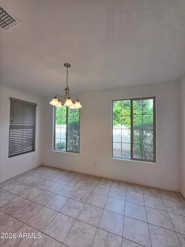 Foto del edificio - 10425 E Corbin Ave
