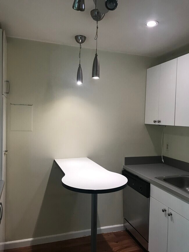 Building Photo - 2053 Royal Fern Ct