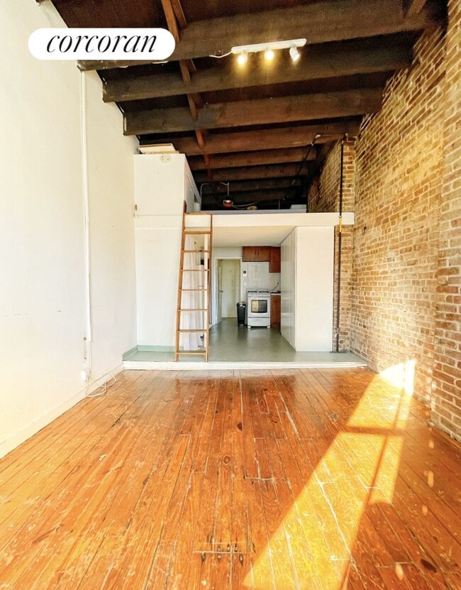 Building Photo - 50 E 1st St