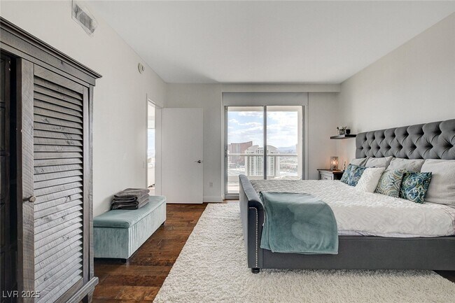 Foto del edificio - 222 Karen Ave