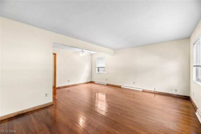 Building Photo - 1770 Tanglewood Dr