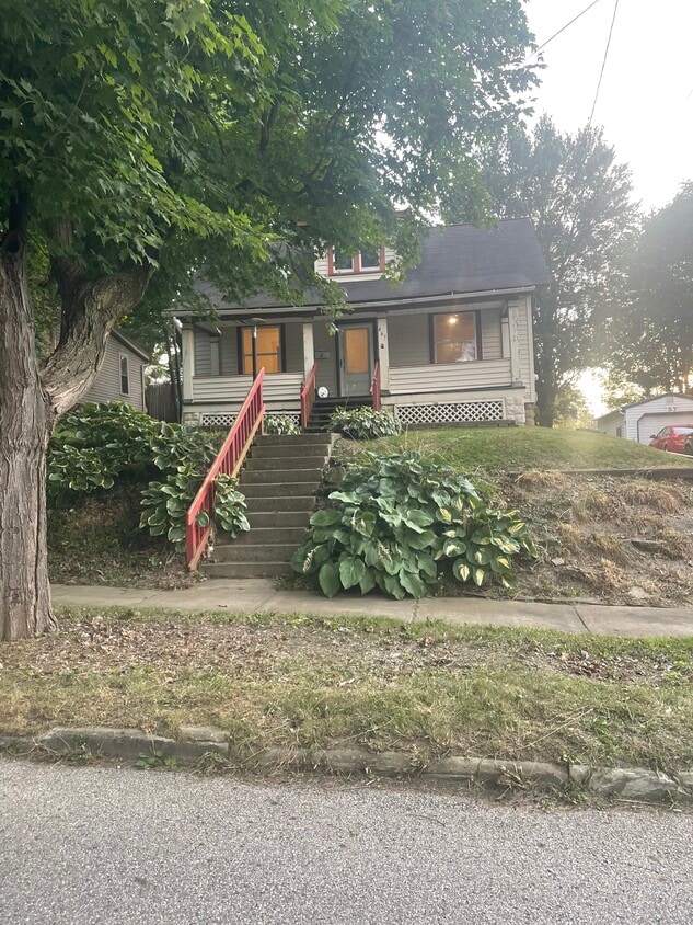 Primary Photo - 467 Sharp St