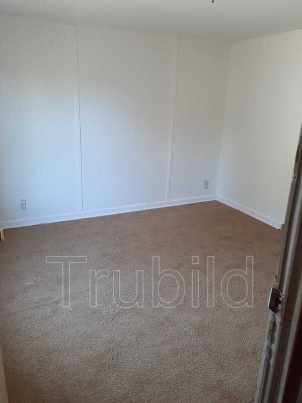 Building Photo - 2636 E Palmetto St