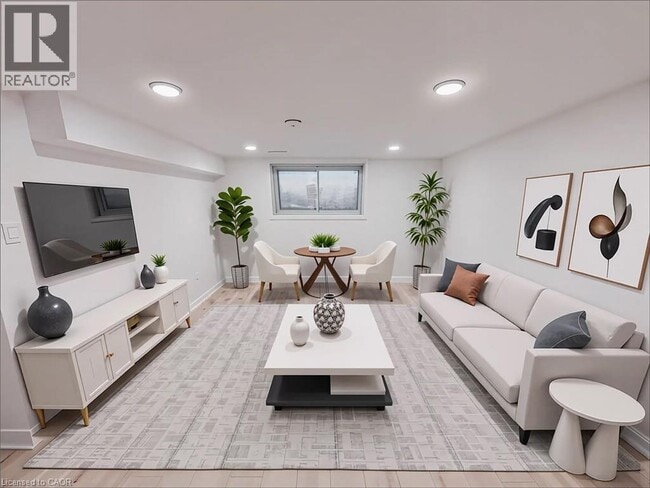 Building Photo - 39 Krug St