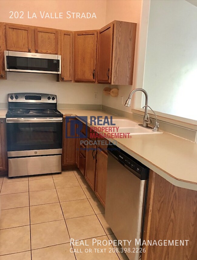 Foto del edificio - 3 Bedroom 2 Bath Townhome - 1 Car Garage