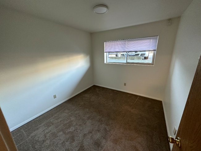 Building Photo - 14421 8th Ave SW