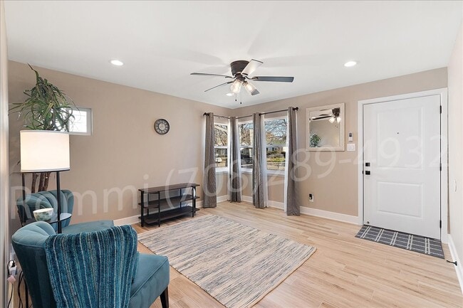 Building Photo - 7528 Catalpa Ave