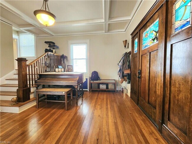 Foto del edificio - Stunning Home near Lafayette River