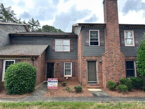 Building Photo - 1656 India Hook Rd