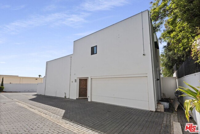 Building Photo - 29221 Heathercliff Rd