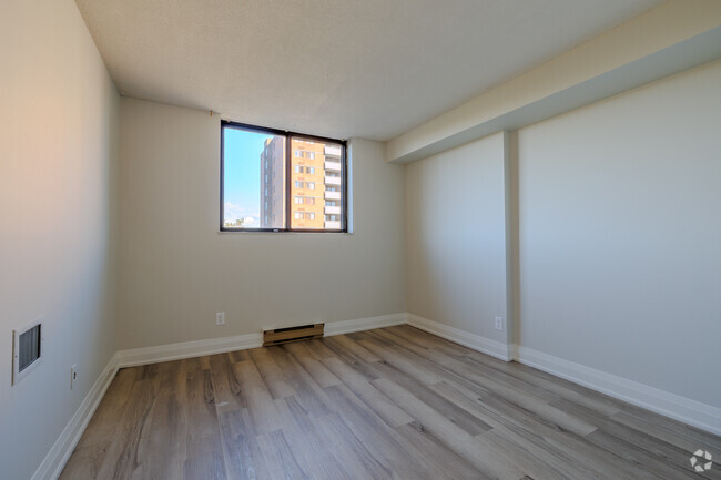 1BR,1BA - 518 SF - Bedrom - 130 & 140 Lincoln Road