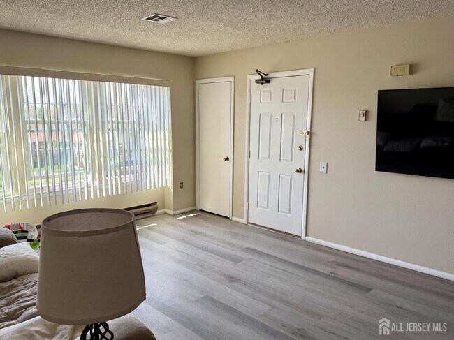 Foto del edificio - 808 Sewell Rd