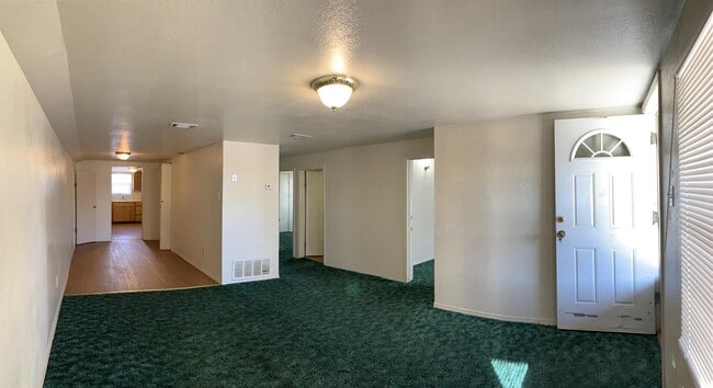 Building Photo - 907 N Avenue K
