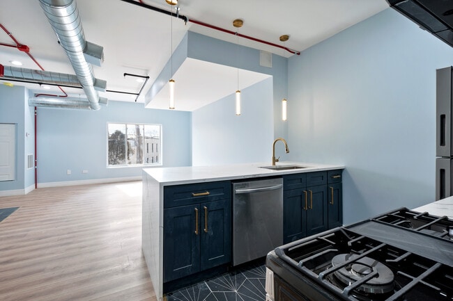 Building Photo - 9909 W Roosevelt Rd