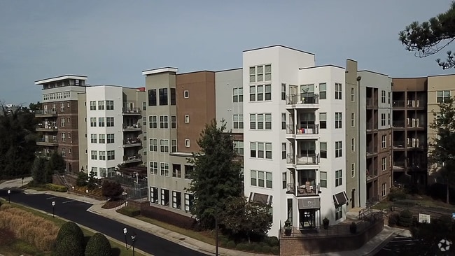 Building Photo - The Quinn at Perimeter
