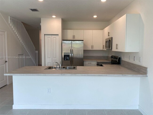 Building Photo - 13334 SW 287th Ter