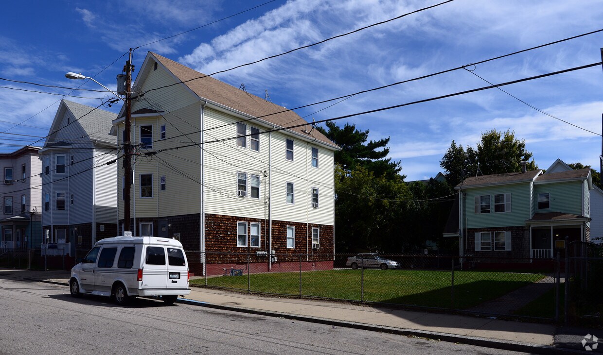 Building Photo - 26 Garfield St