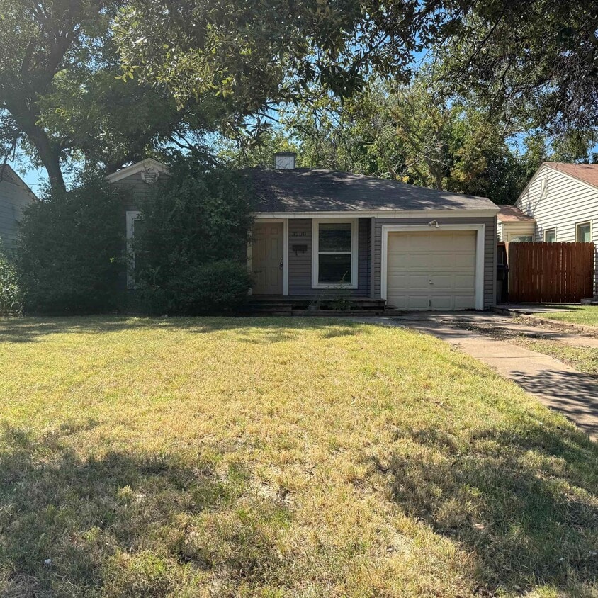 Foto principal - 3200 Glenwood Ave