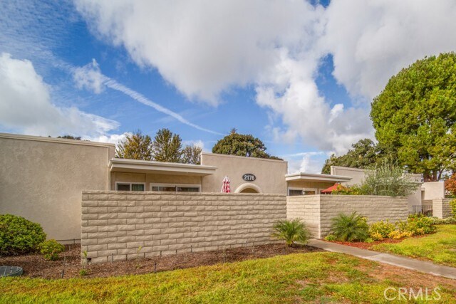 Building Photo - 2176 Via Puerta