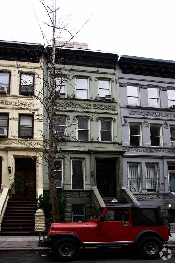 Foto del edificio - 318 W 71st St
