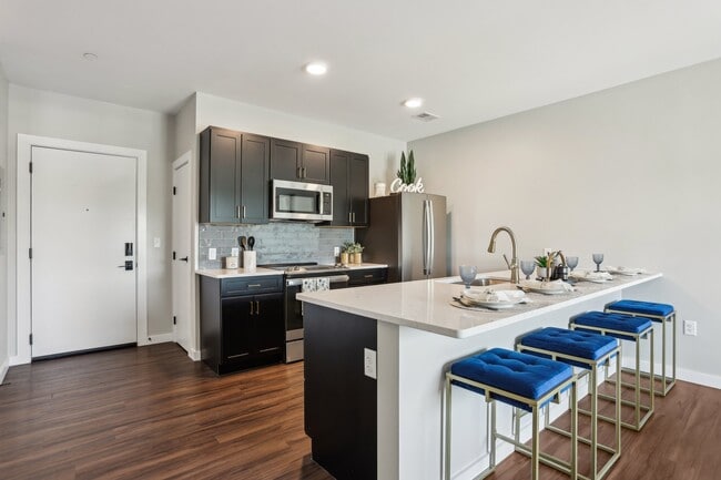 Building Photo - Station on Main St