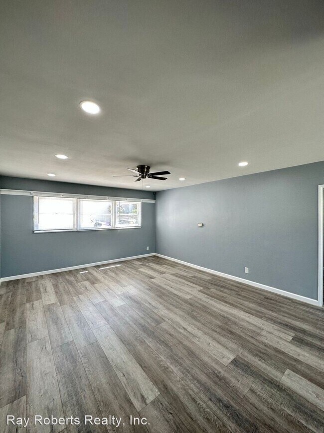 Foto del edificio - 4 br, 3 bath House - 526 Hanford Ave