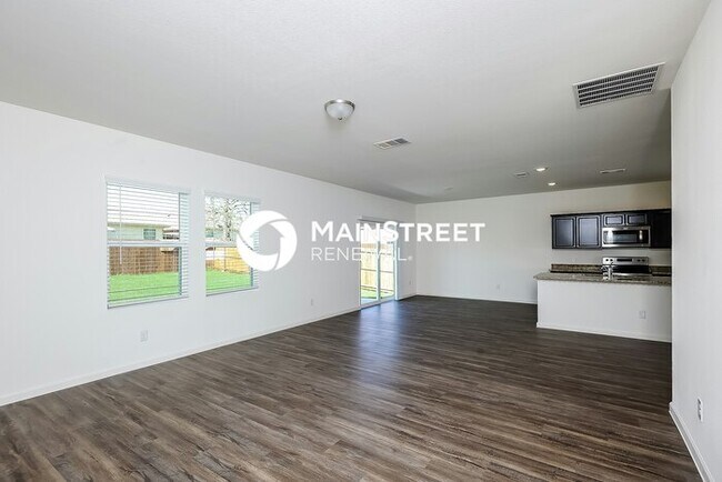 Building Photo - 4 Bedroom Pet-Friendly Home in Crowley, TX with Main Street Renewal