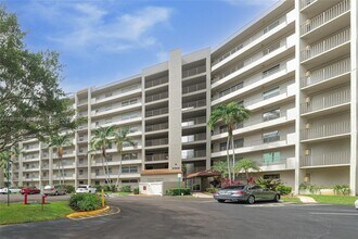 Building Photo - 3940 Inverrary Blvd