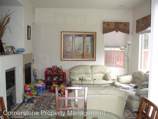 Foto del edificio - 4 br, 2.5 bath House - 462 Whisman Park Dr.