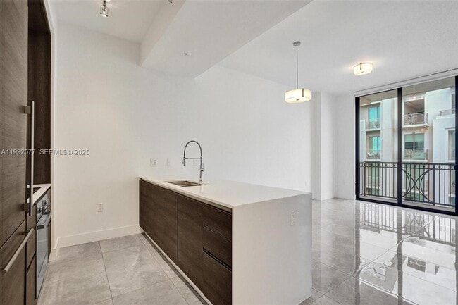 Building Photo - 301 Altara Ave