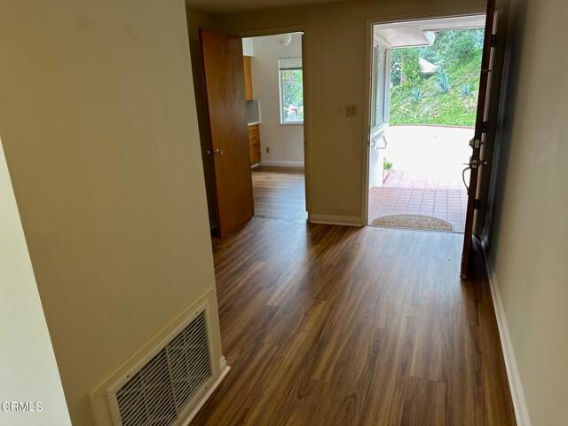 Building Photo - 2256 Highland Oaks Dr