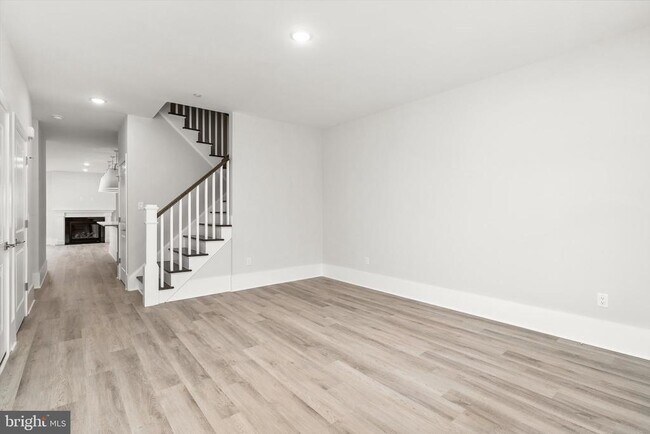 Foto del edificio - 4403 Thompson Dr